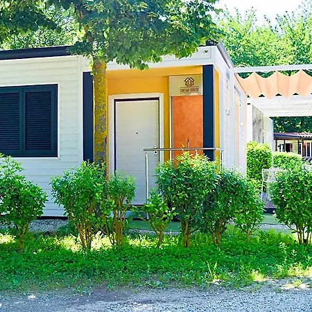 Eco House Roero ألبا
